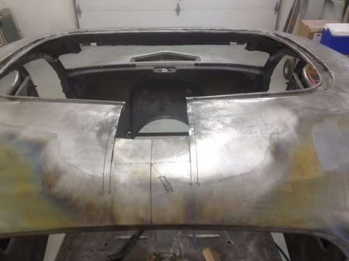 Damaged area from old sledge hammer work: see how top sags